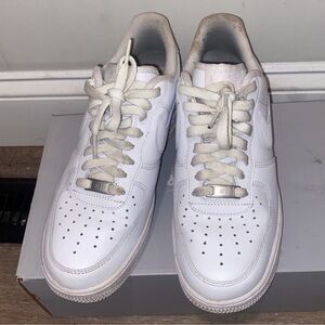 Nike White Air Force 1 Sneakers Classic Design
